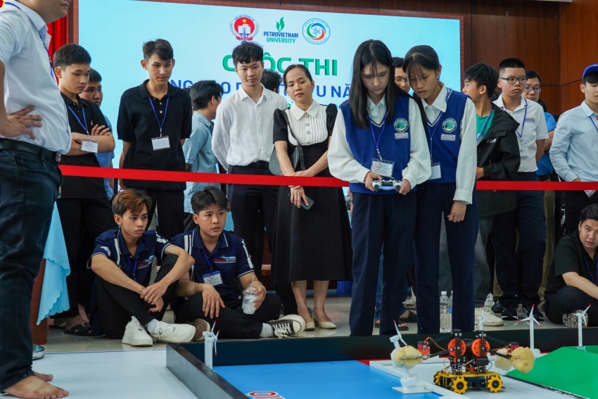 Sôi nổi vòng lọai Cuộc thi Rô bốt PVU năm 2026 Sôi nổi vòng loại Cuộc thi Robot PVU năm 2026