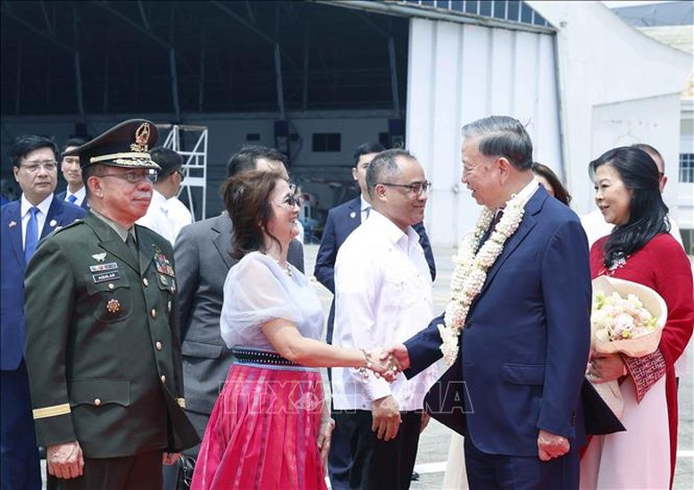 Tổng Bí thư, Chủ tịch nước Tô Lâm và Phu nhân đến thủ đô Manila thăm cấp Nhà nước Cộng hòa Philippines Tổng Bí thư, Chủ tịch nước Tô Lâm và Phu nhân đến thủ đô Manila thăm cấp Nhà nước Cộng hòa Philippines