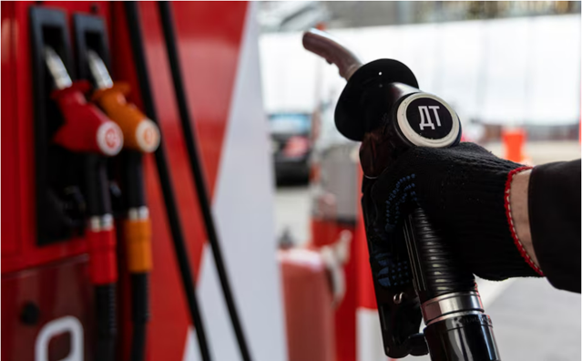 Sản lượng dầu diesel của Nga tiếp tục giảm mạnh