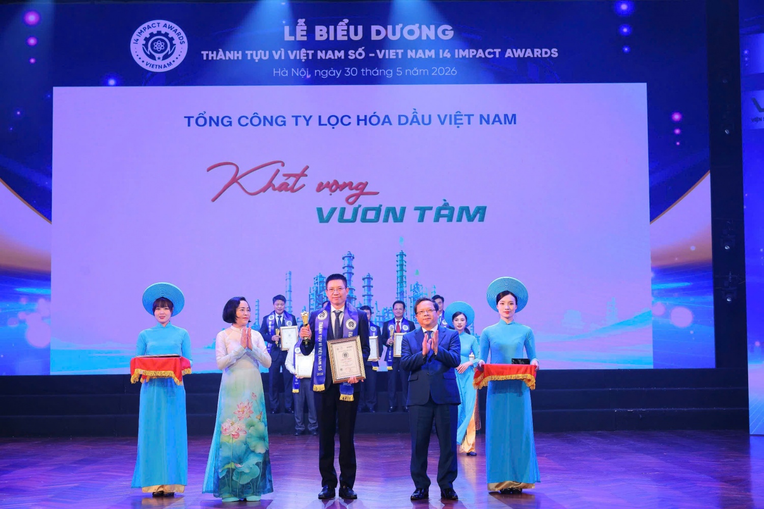 BSR được vinh danh tại Vietnam I4 Impact Awards 2026, khẳng định vị thế tiên phong chuyển đổi số BSR được vinh danh tại Vietnam I4 Impact Awards 2026, khẳng định vị thế tiên phong chuyển đổi số