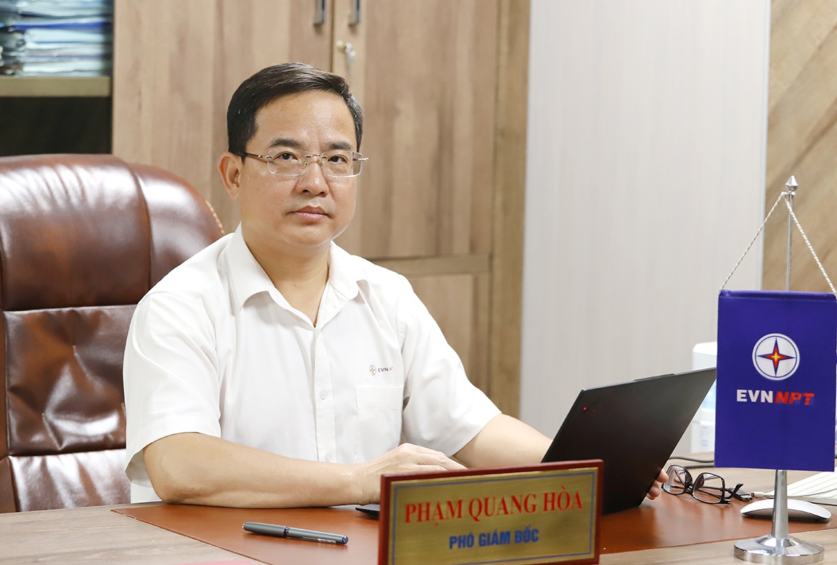 Vượt “phép thử” nắng nóng lịch sử, EVNNPT giữ vững huyết mạch truyền tải điện miền Bắc Vượt “phép thử” nắng nóng lịch sử, EVNNPT giữ vững huyết mạch truyền tải điện miền Bắc