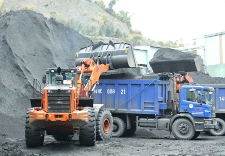 TKV tập trung cung ứng đủ than cho sản xuất điện