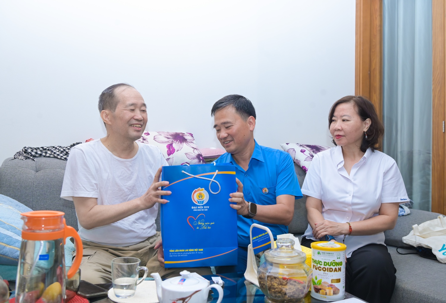 Những món quà từ Đại hội lan tỏa yêu thương đến đoàn viên Petrovietnam mắc bệnh hiểm nghèo Những món quà từ Đại hội lan tỏa yêu thương đến đoàn viên Petrovietnam mắc bệnh hiểm nghèo