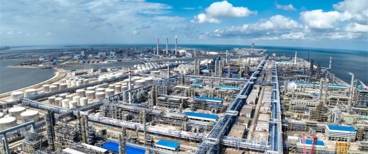 Trung Quốc cho phép giảm công suất lọc dầu