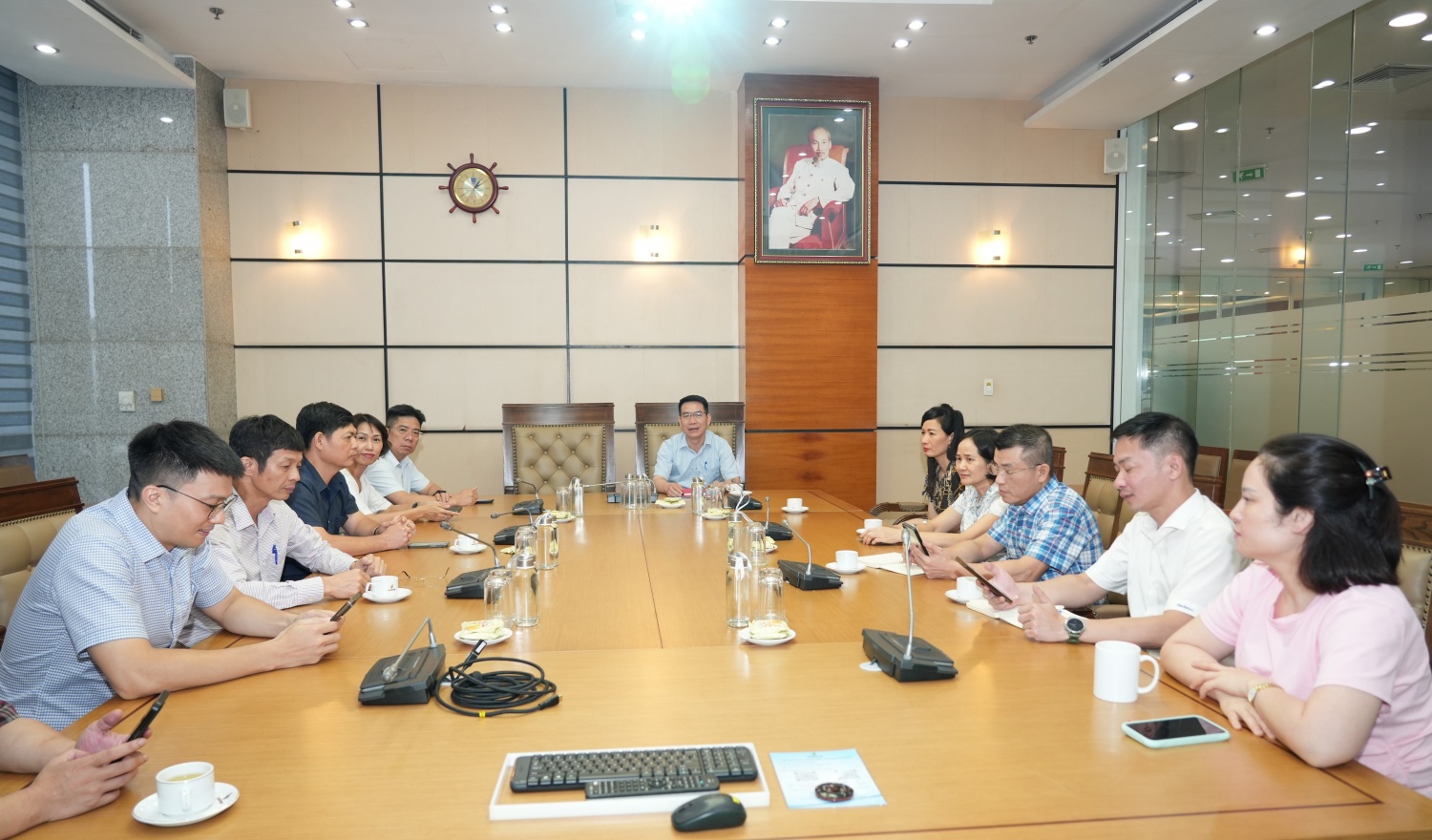 [Chùm ảnh] Đảng bộ Bộ máy QL&ĐH Petrovietnam sinh hoạt chi bộ với chủ đề: Khởi đầu kỷ nguyên dầu khí từ mỏ Bạch Hổ”