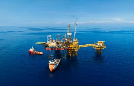 Dầu khí biển trước sức ép COP26: Chuyển đổi để giữ trụ cột an ninh năng lượng