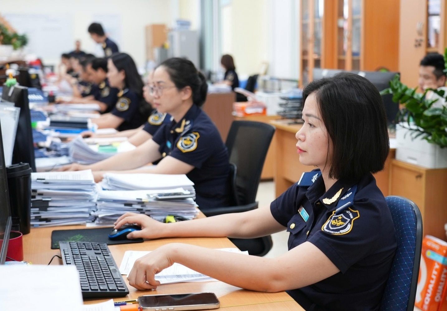 Tin tức kinh tế ngày 3/6: Hải quan cắt giảm thêm 6 thủ tục hành chính