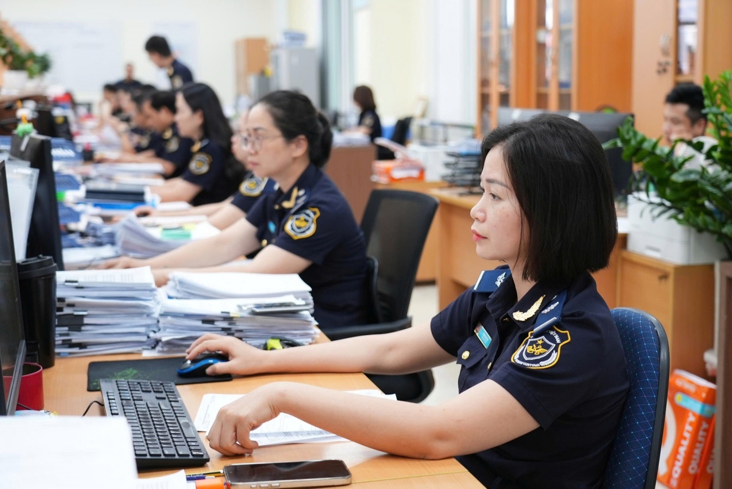 Tin tức kinh tế ngày 3/6: Hải quan cắt giảm thêm 6 thủ tục hành chính