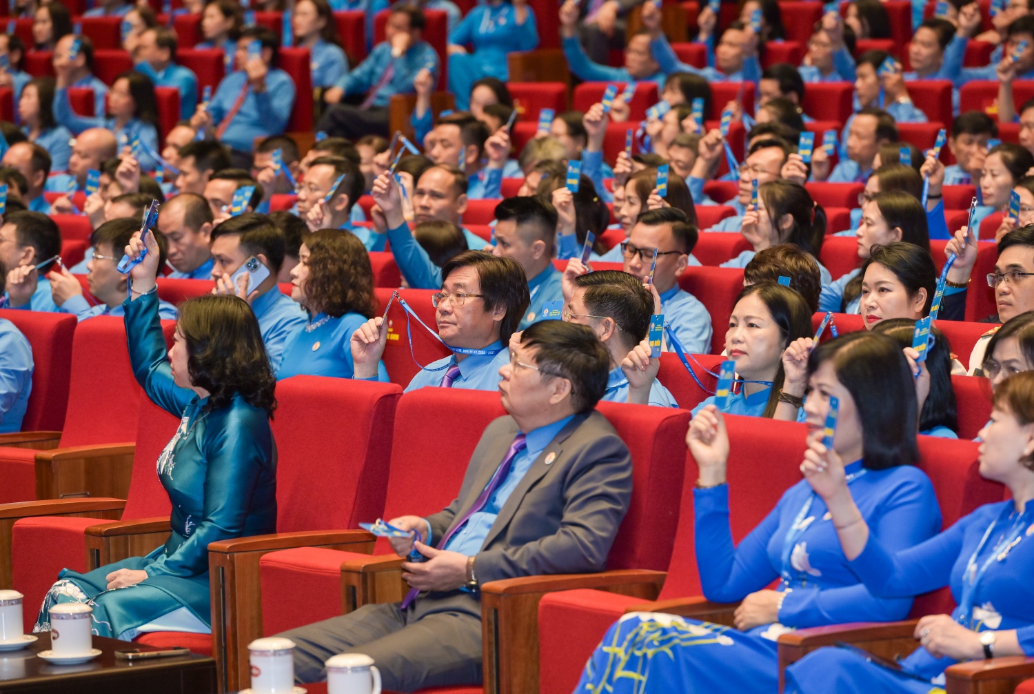 Đoàn đại biểu Công đoàn Petrovietnam dự Đại hội XIV Công đoàn Việt Nam Phiên thứ nhất