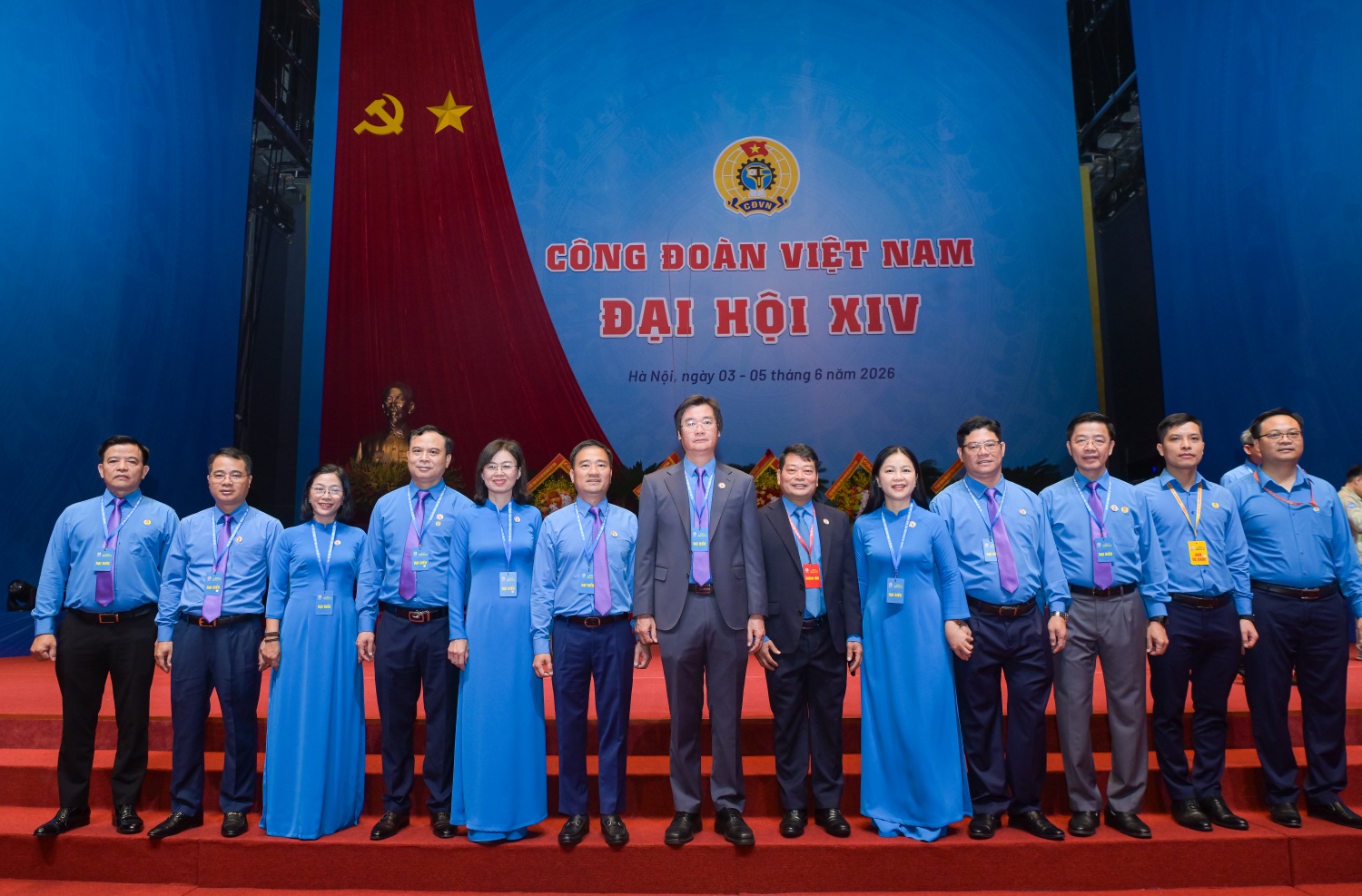 [Chùm ảnh] Đoàn Đại biểu Công đoàn Petrovietnam dự Phiên khai mạc trọng thể Đại hội Công đoàn Việt Nam lần thứ XIV