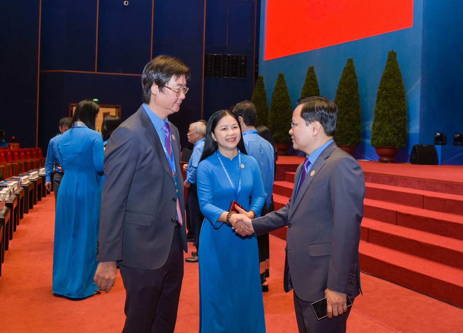 [Chùm ảnh] Đoàn Đại biểu Công đoàn Petrovietnam dự Phiên khai mạc trọng thể Đại hội Công đoàn Việt Nam lần thứ XIV
