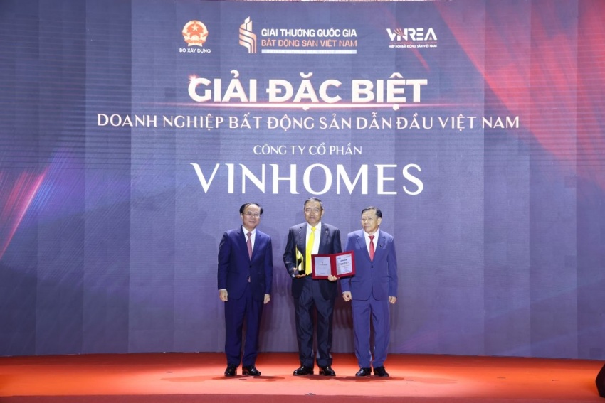 Vinhomes nhận “siêu giải thưởng” dẫn đầu thị trường bất động sản Việt Nam Vinhomes nhận “siêu giải thưởng” dẫn đầu thị trường bất động sản Việt Nam