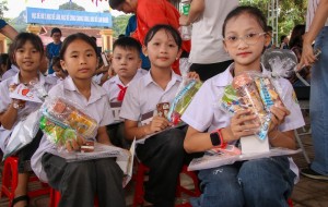 PERLOSTIA: Hành trình đưa những trang sách đến với học sinh vùng cao