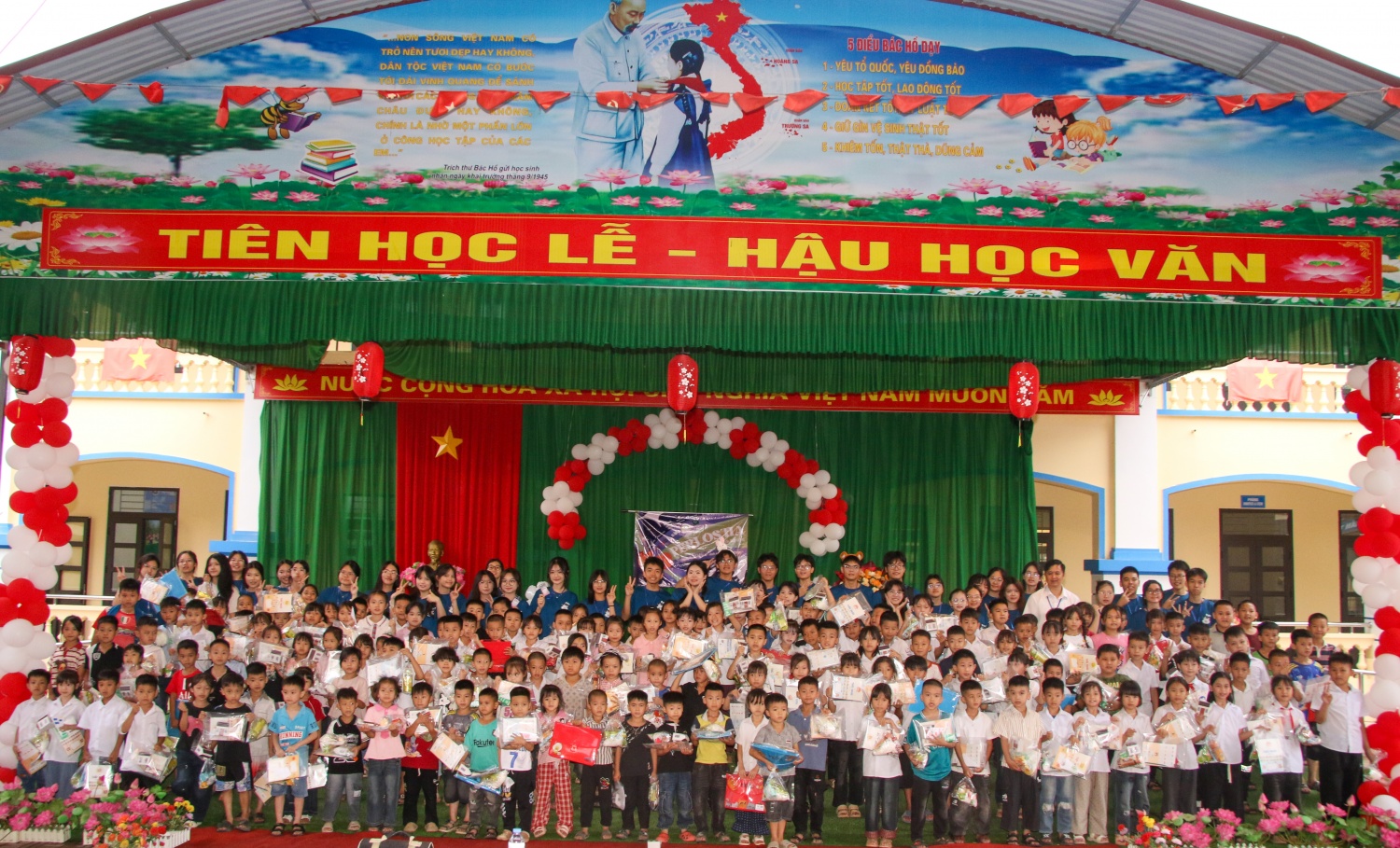 PERLOSTIA mang sách, quà tặng và hoạt động giao lưu đến với học sinh Trường TH&THCS Hữu Liên, tạo nên một ngày hội ý nghĩa tại điểm trường vùng cao.