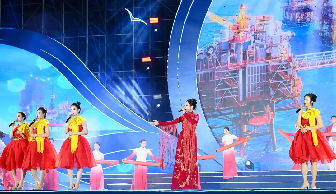 Từ những giếng dầu giữa biển khơi đến khát vọng kinh tế biển xanh