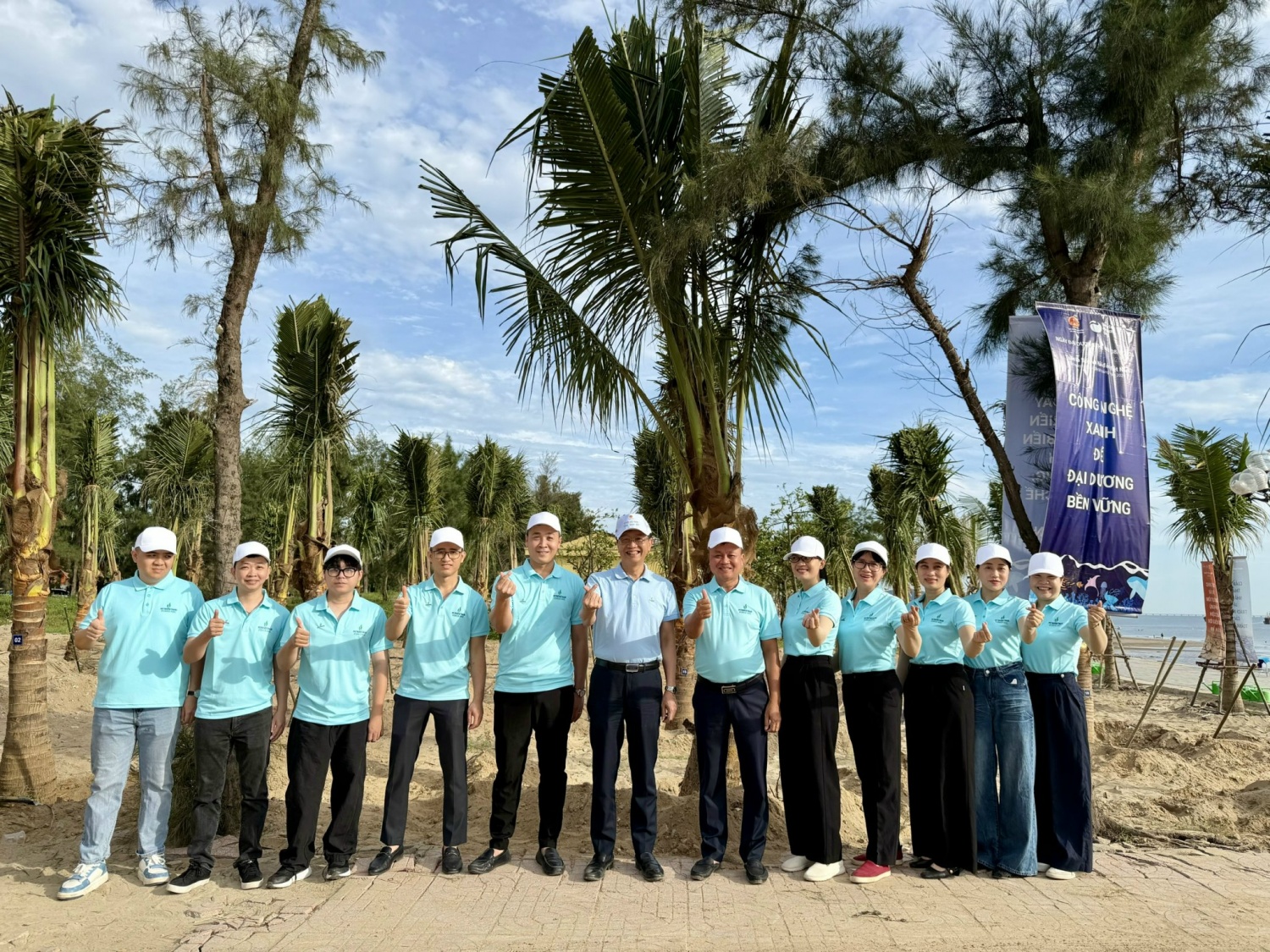 Phát động phong trào toàn dân bảo vệ môi trường vì một Việt Nam xanh - sạch - đẹp