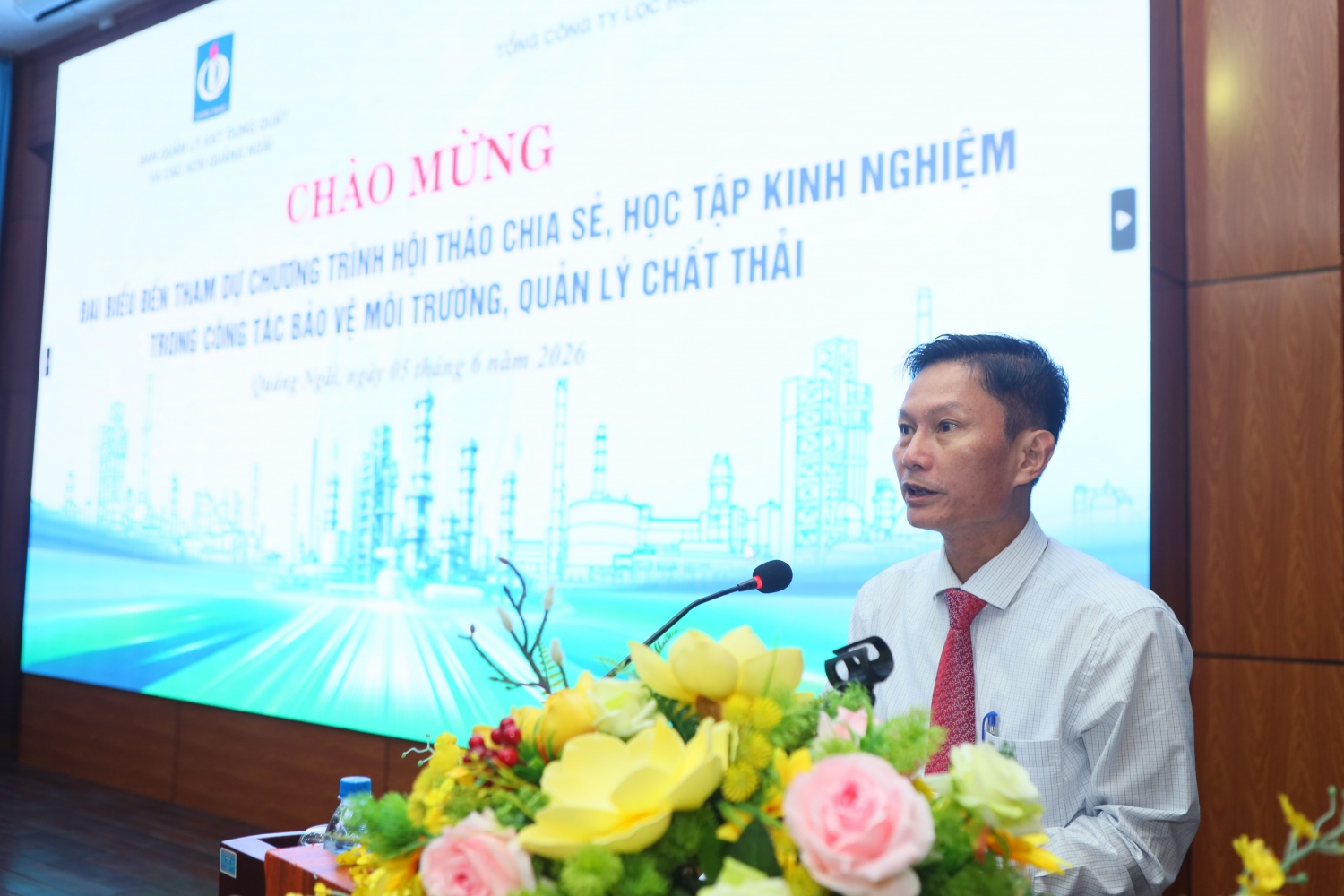 Ông Thái Thanh Bình – Phó Trưởng BQL KKT Dung Quất và KCN tỉnh Quảng Ngãi nhấn mạnh phương châm “đồng hành cùng doanh nghiệp trong phát triển bền vững”, do đó, Ban sẽ tiếp tục hỗ trợ, tạo điều kiện cho các doanh nghiệp phát triển bền vững.