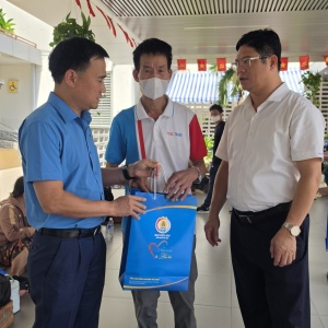 Công đoàn Petrovietnam tiếp tục trao “Những món quà từ Đại hội” tới người lao động khu vực TP HCM