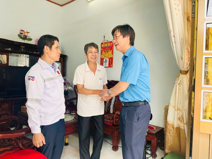 Công đoàn Petrovietnam thăm và trao “Những món quà từ Đại hội” đến người lao động khó khăn, mắc bệnh hiểm nghèo khu vực Bà Rịa - Vũng Tàu Công đoàn Petrovietnam thăm và trao “Những món quà từ Đại hội” đến người lao động khó khăn, mắc bệnh hiểm nghèo khu vực Bà Rịa Vũng Tàu