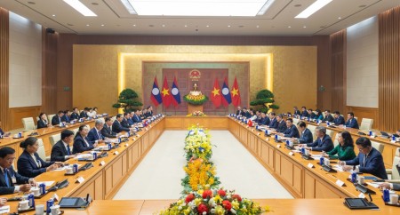 Tiếp tục vun đắp quan hệ hữu nghị Việt Nam - Lào