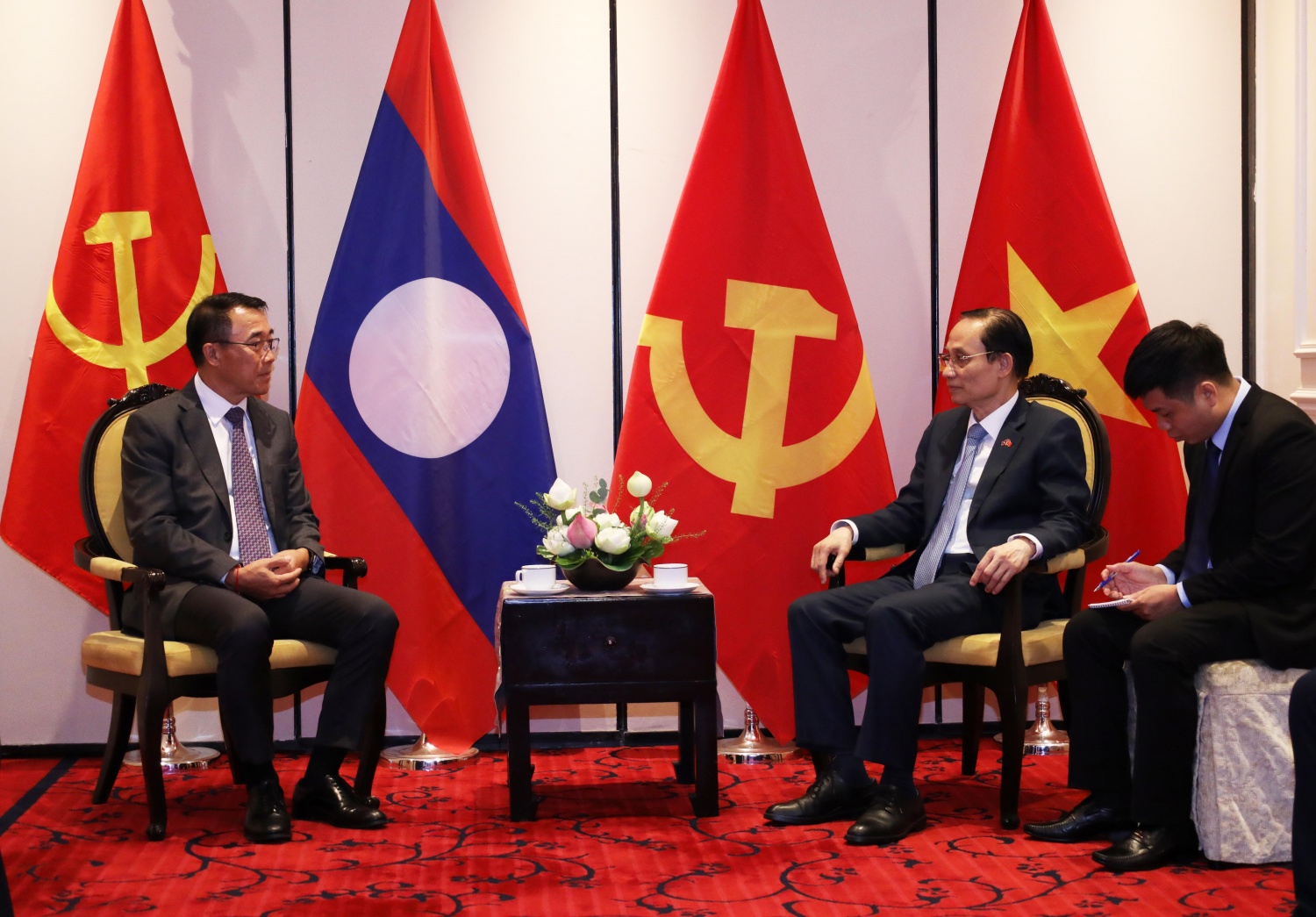 Tăng cường phối hợp đối ngoại Việt Nam - Lào