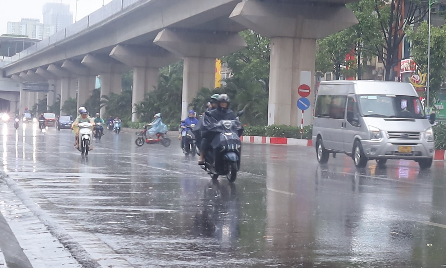 Miền Bắc đón không khí lạnh bất thường giữa tháng 6 Miền Bắc đón không khí lạnh bất thường giữa tháng 6