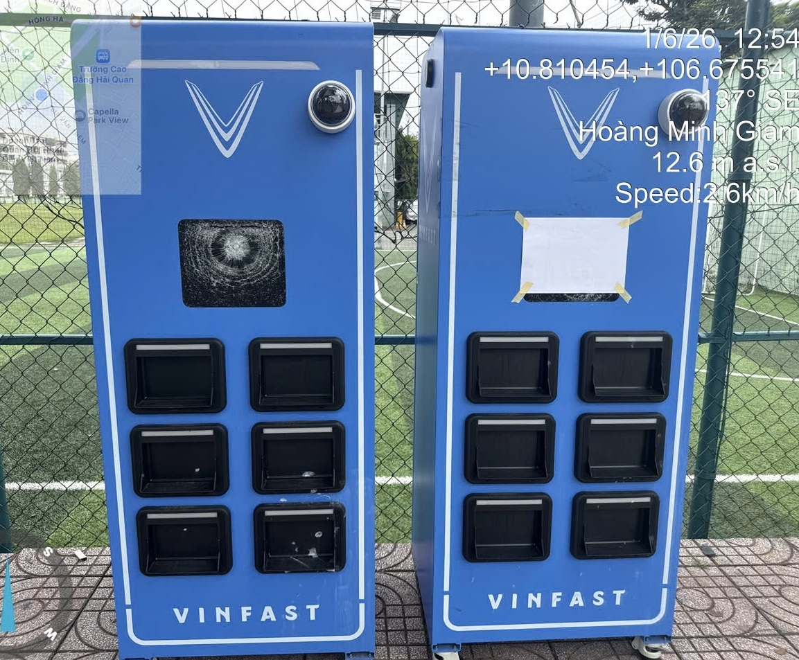 Đập một tủ pin và cách ta ứng xử với doanh nghiệp lớn Đập một tủ pin và cách ta ứng xử với doanh nghiệp lớn