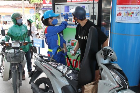 Siết trách nhiệm doanh nghiệp trong cung ứng xăng E10