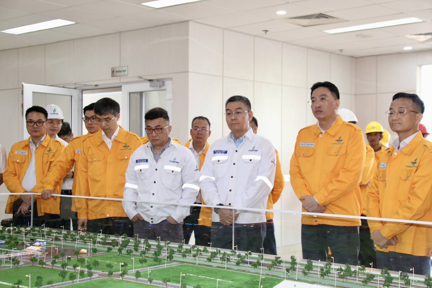 Tổng Giám đốc Petrovietnam Lê Mạnh Cường rà soát tổng thể chuỗi Khí - Điện - Đạm Cà Mau Tổng Giám đốc Petrovietnam Lê Mạnh Cường rà soát tổng thể chuỗi Khí Điện - Đạm Cà Mau