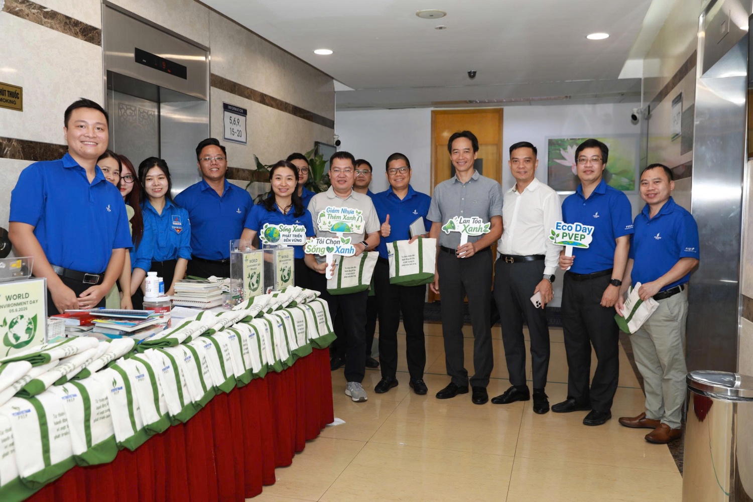 Lãnh đạo, cán bộ và người lao động PVEP hưởng ứng chương trình “Đổi pin/sách truyện nhận quà tặng”, lan tỏa thông điệp sống xanh và hành động vì môi trường. Lãnh đạo, cán bộ và người lao động PVEP hưởng ứng chương trình “Đổi pin/sách truyện nhận quà tặng”, lan tỏa thông điệp sống xanh và hành động vì môi trường.