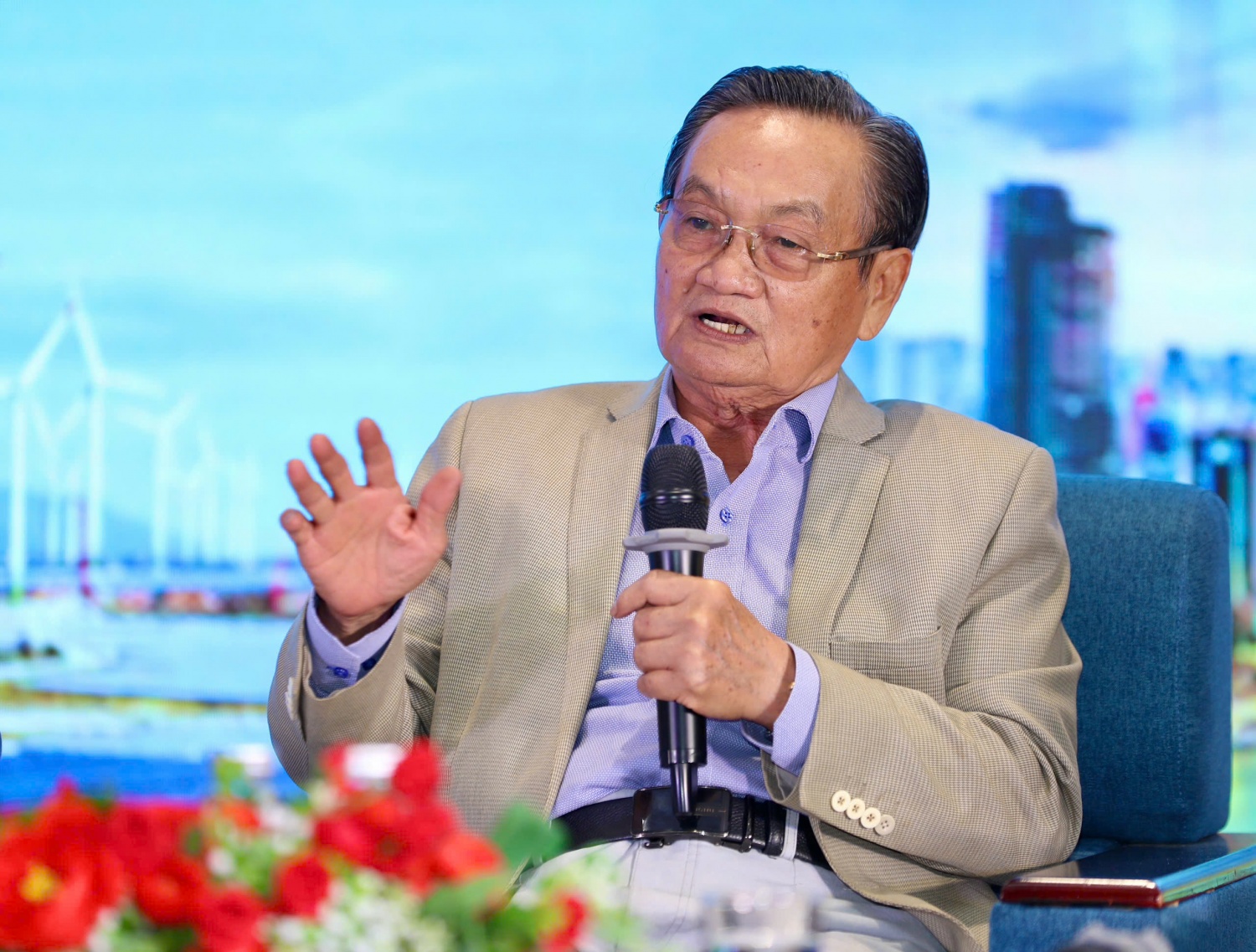 Trung tâm kinh tế biển và năng lượng: Động lực tăng trưởng mới của vùng Đông Nam Bộ Trung tâm kinh tế biển và năng lượng: Động lực tăng trưởng mới của vùng Đông Nam Bộ