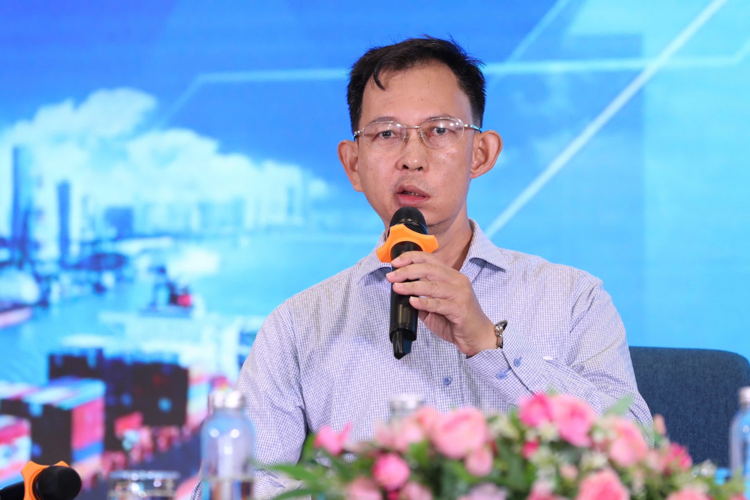 Trung tâm kinh tế biển và năng lượng: Động lực tăng trưởng mới của vùng Đông Nam Bộ Trung tâm kinh tế biển và năng lượng: Động lực tăng trưởng mới của vùng Đông Nam Bộ