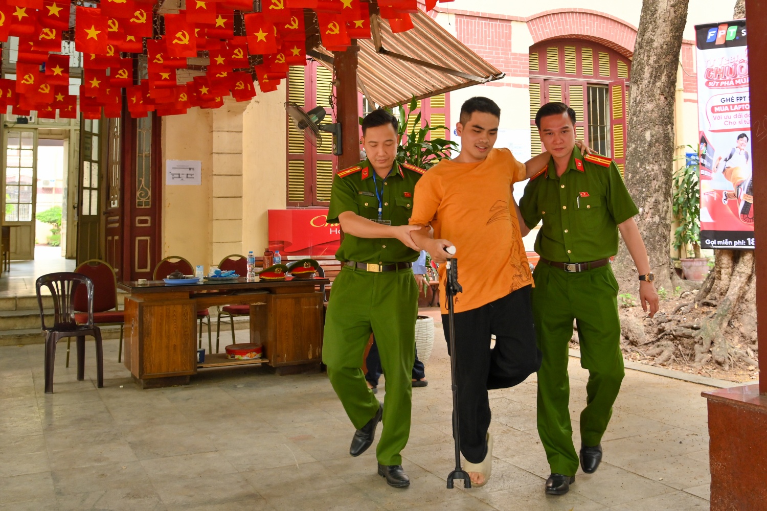 Hà Nội: Sĩ tử vượt ải Ngữ văn, sẵn sàng đối mặt với định dạng mới của môn Toán