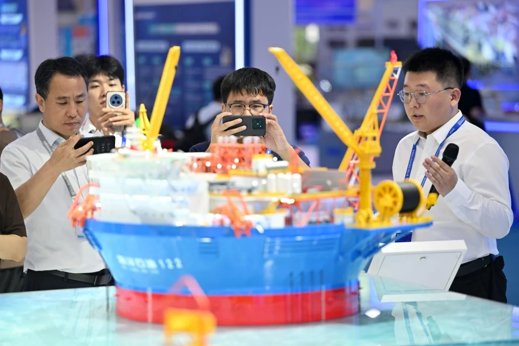 Trung Quốc hưởng lợi gì từ cuộc đua khai thác dầu khí ngoài khơi? Trung Quốc hưởng lợi gì từ cuộc đua khai thác dầu khí ngoài khơi?