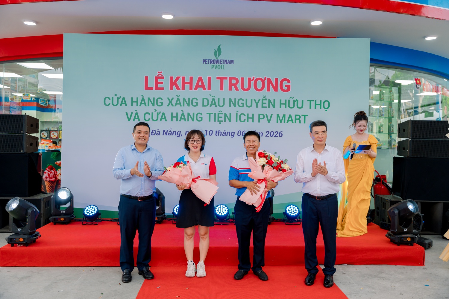 ông Dương Mạnh Sơn - Chủ tịch HĐQT PVOIL, ông Nguyễn Đăng Trình - Tổng Giám đốc PVOIL ông Dương Mạnh Sơn - Chủ tịch HĐQT PVOIL, ông Nguyễn Đăng Trình - Tổng Giám đốc PVOIL