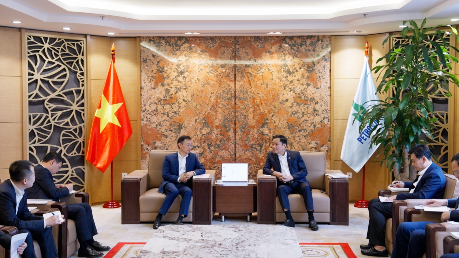 [VIDEO] Petrovietnam và Huawei trao đổi cơ hội hợp tác trong chuyển đổi số, AI và năng lượng