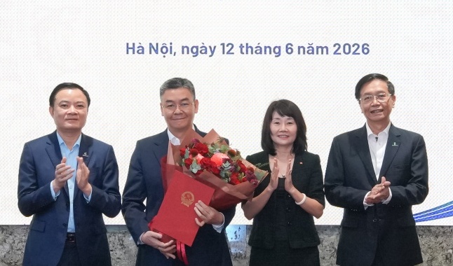 Petrovietnam công bố và trao quyết định Phó Bí thư Đảng ủy và Phó Tổng Giám đốc Tập đoàn