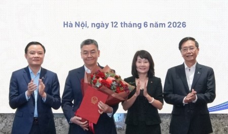 Petrovietnam công bố và trao quyết định Phó Bí thư Đảng ủy và Phó Tổng Giám đốc Tập đoàn