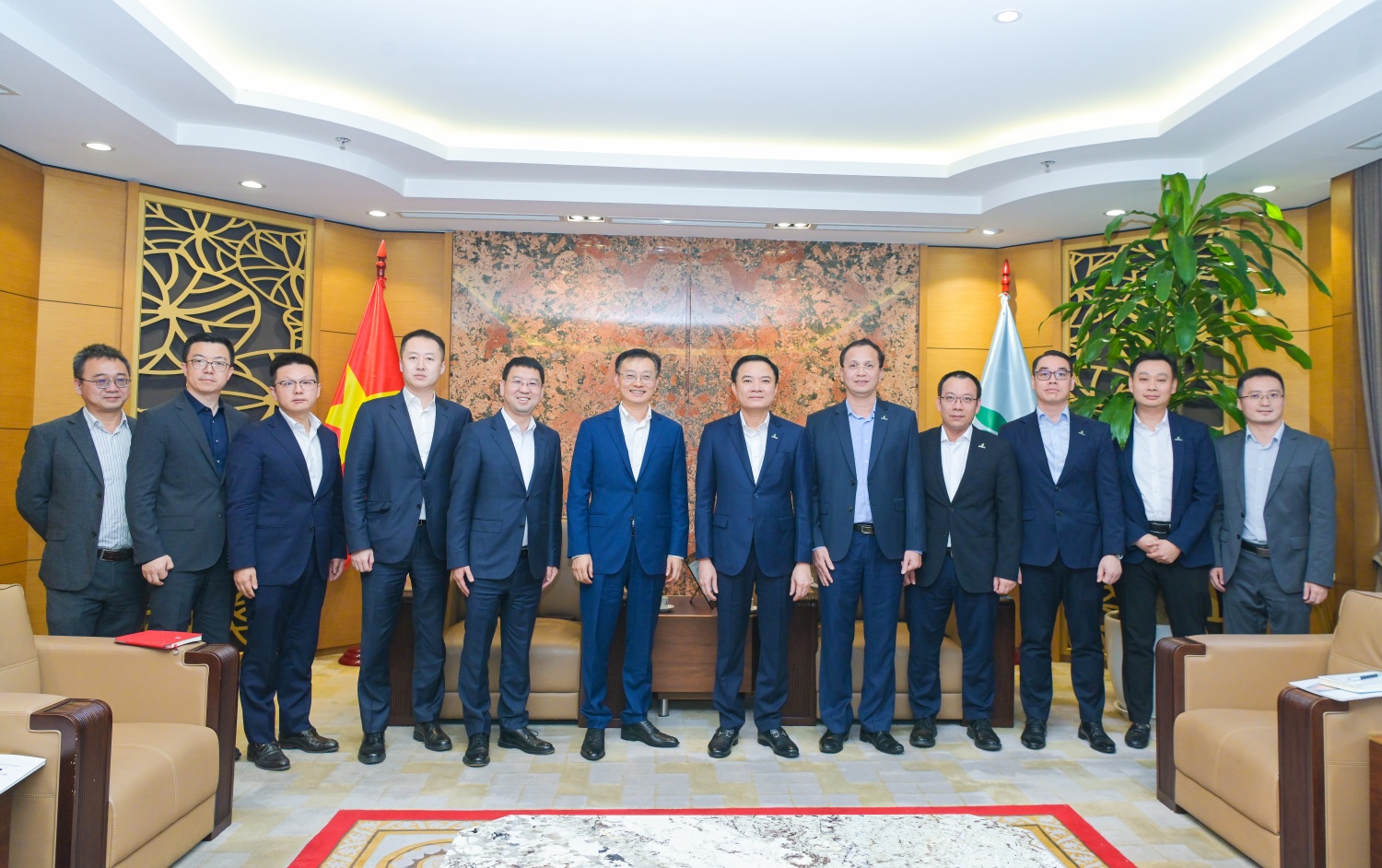 Petrovietnam và Huawei trao đổi cơ hội hợp tác trong chuyển đổi số, AI và năng lượng Petrovietnam và Huawei trao đổi cơ hội hợp tác trong chuyển đổi số, AI và năng lượng