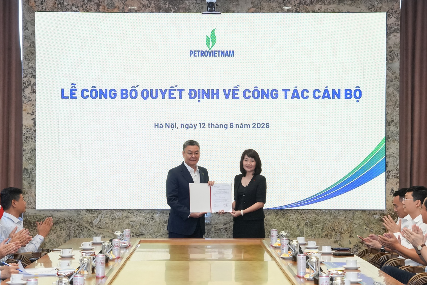Petrovietnam công bố quyết định bổ nhiệm đồng chí Vũ Đào Minh giữ chức Phó Tổng Giám đốc Tập đoàn Petrovietnam công bố quyết định bổ nhiệm đồng chí Vũ Đào Minh giữ chức Phó Tổng Giám đốc Tập đoàn