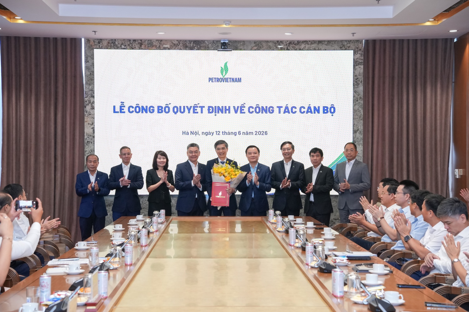 Petrovietnam công bố quyết định bổ nhiệm đồng chí Vũ Đào Minh giữ chức Phó Tổng Giám đốc Tập đoàn Petrovietnam công bố quyết định bổ nhiệm đồng chí Vũ Đào Minh giữ chức Phó Tổng Giám đốc Tập đoàn