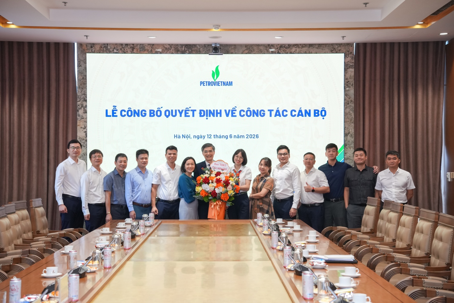Petrovietnam công bố quyết định bổ nhiệm đồng chí Vũ Đào Minh giữ chức Phó Tổng Giám đốc Tập đoàn Petrovietnam công bố quyết định bổ nhiệm đồng chí Vũ Đào Minh giữ chức Phó Tổng Giám đốc Tập đoàn