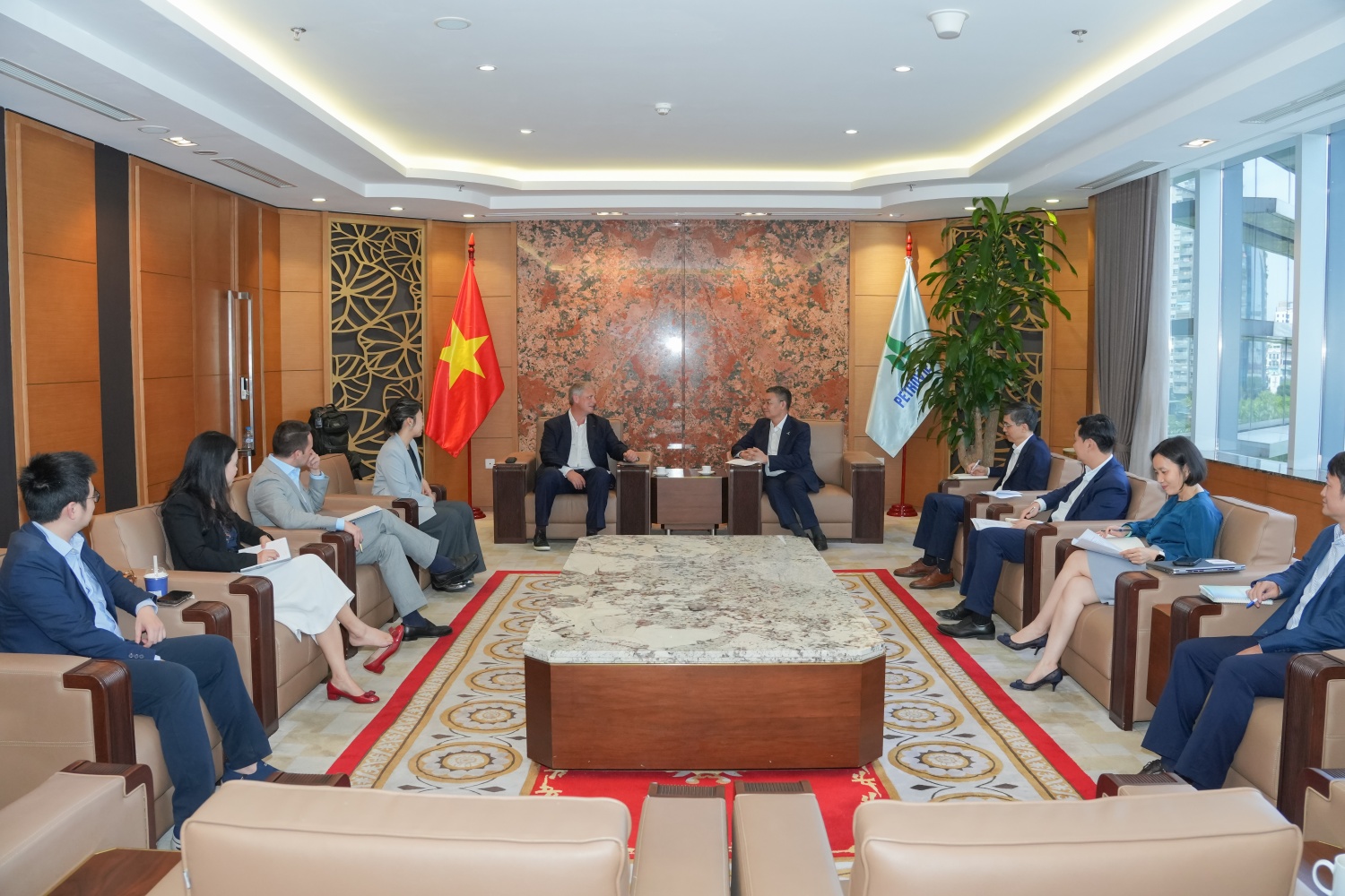 Petrovietnam và CIP thúc đẩy hợp tác, mở rộng cơ hội đầu tư điện gió ngoài khơi tại Việt Nam Petrovietnam và CIP thúc đẩy hợp tác, mở rộng cơ hội đầu tư điện gió ngoài khơi tại Việt Nam