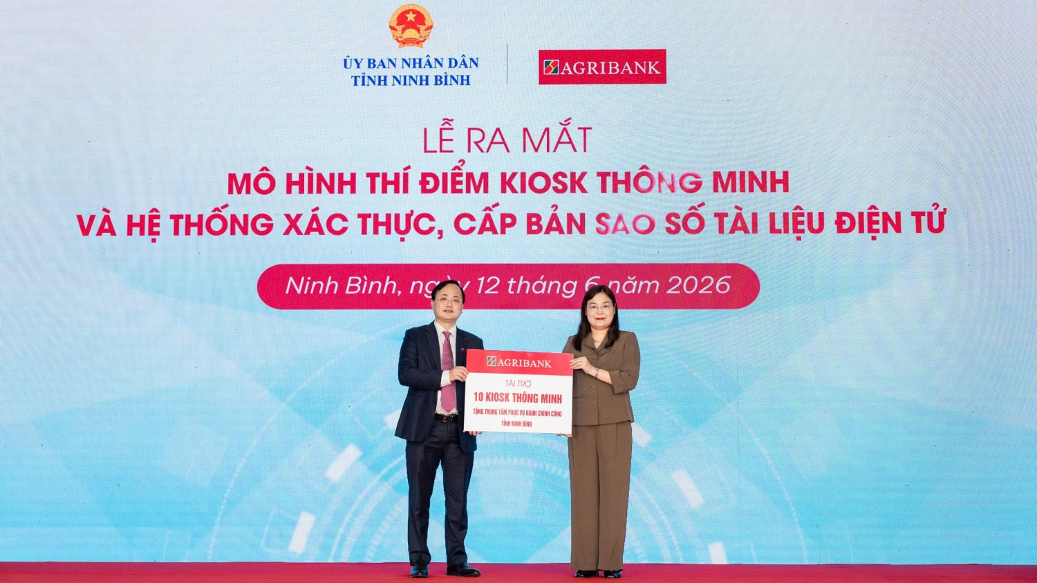 Agribank đồng hành cùng tỉnh Ninh Bình triển khai mô hình Kiosk thông minh: “Cú hích” chuyển đổi số hành chính công
