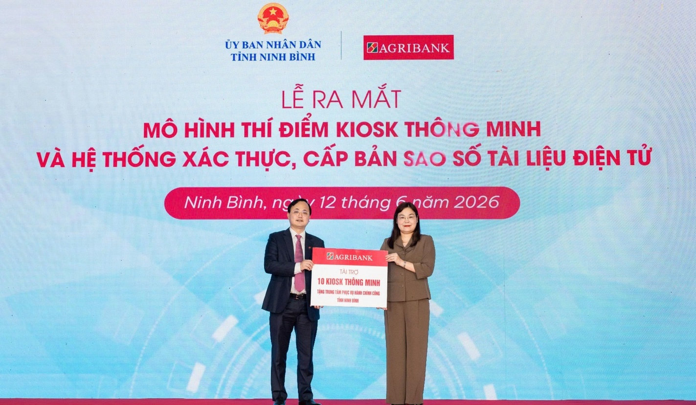 Agribank đồng hành cùng tỉnh Ninh Bình triển khai mô hình Kiosk thông minh: “Cú hích” chuyển đổi số hành chính công