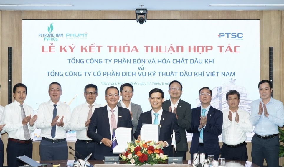 PVFCCo và PTSC tăng cường liên kết trong hệ sinh thái Petrovietnam