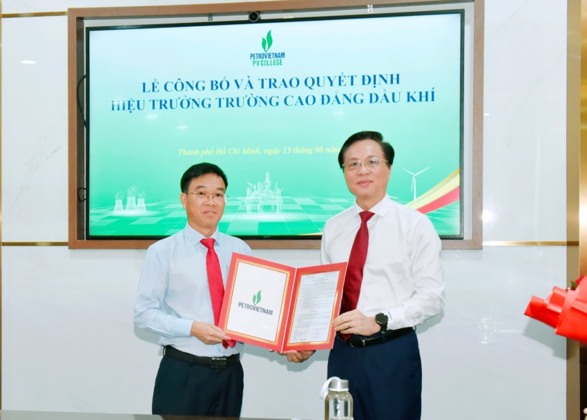 Trường Cao đẳng Dầu khí có tân Hiệu trưởng Trường Cao đẳng Dầu khí có tân Hiệu trưởng