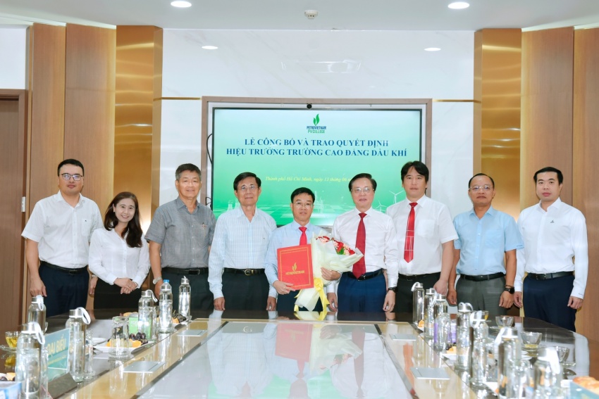 Trường Cao đẳng Dầu khí có tân Hiệu trưởng Trường Cao đẳng Dầu khí có tân Hiệu trưởng