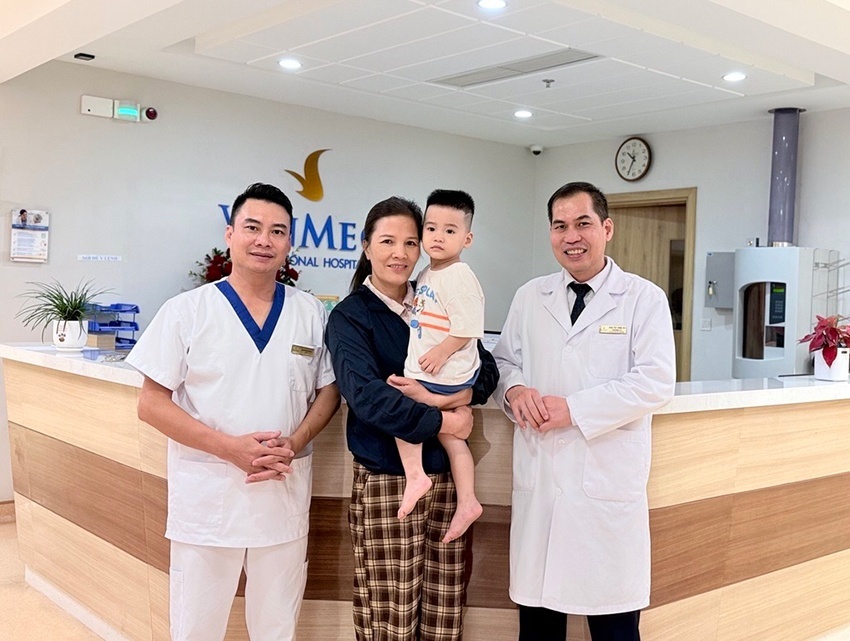 Vinmec Hạ Long cứu bé trai 2 tuổi khỏi nguy cơ biến chứng do bệnh lý ống phúc tinh mạc Vinmec Hạ Long cứu bé trai 2 tuổi khỏi nguy cơ biến chứng do bệnh lý ống phúc tinh mạc