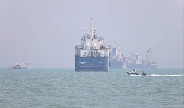 Duy nhất một tàu đi qua eo biển Hormuz sau khi Mỹ và Iran đạt được thỏa thuận